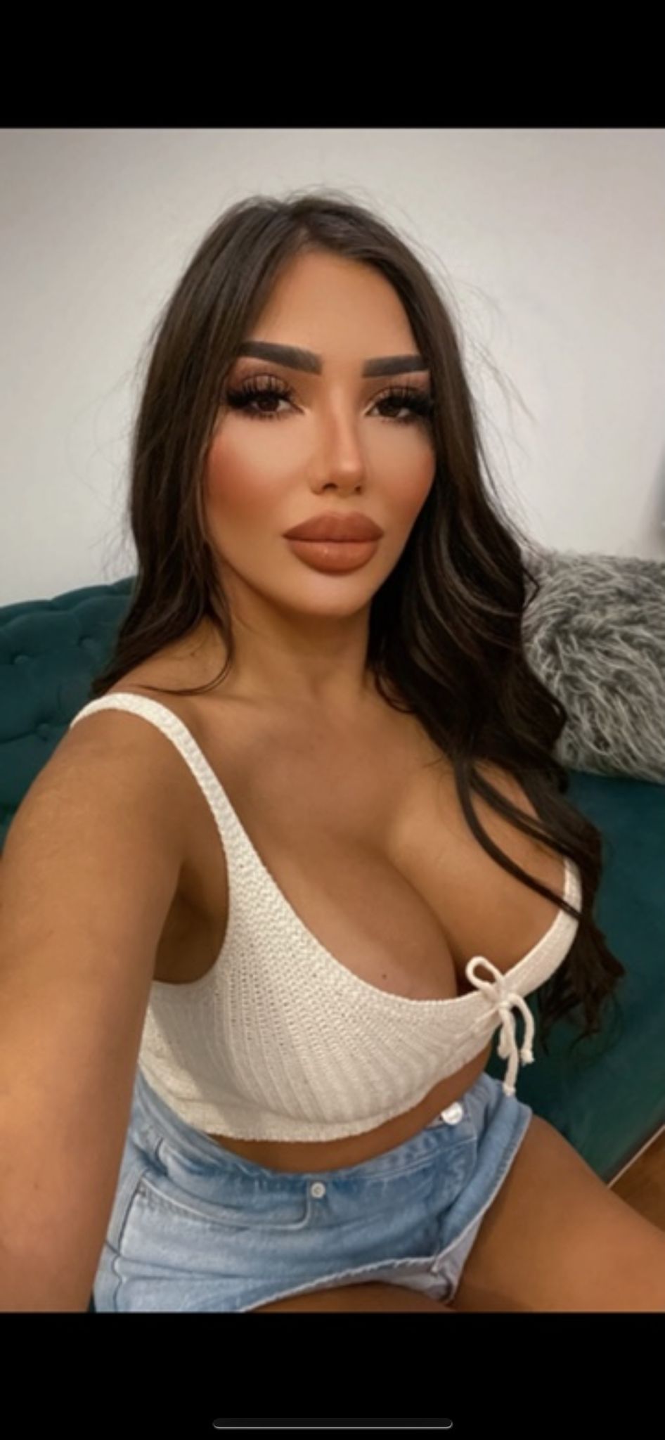 Kiki221Slut 5'3 or under(160cm),German,GG cup, 75kg,Groups/Paties